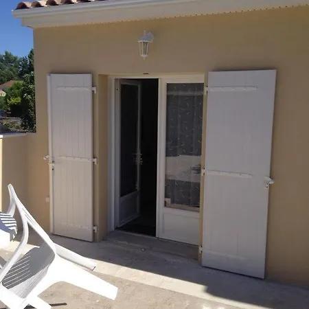 Location Meuble De Tourisme Lägenhet